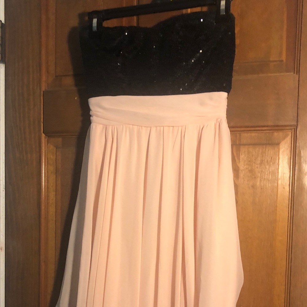 BEAUTIFUL PROM DRESS. Size 5!!!